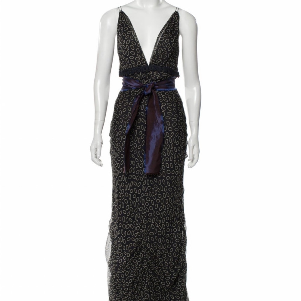 Vera Wang Pattern Gown w/ Tail